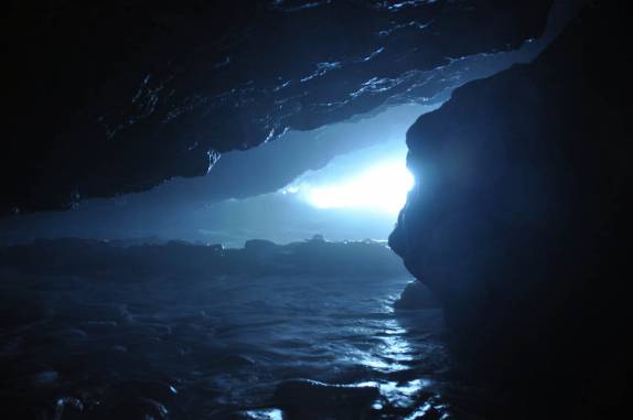 Caverna feita pelo mar em parque no norte de Curaçao